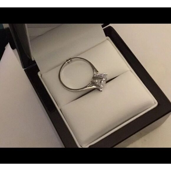 2 Ct. Round Solitaire Engagement Ring Sz 8 - Picture 3 of 5